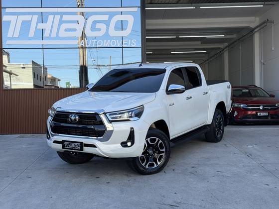 TOYOTA HILUX 2.8 D-4D TURBO DIESEL CD SRX 4X4 AUTOMÁTICO